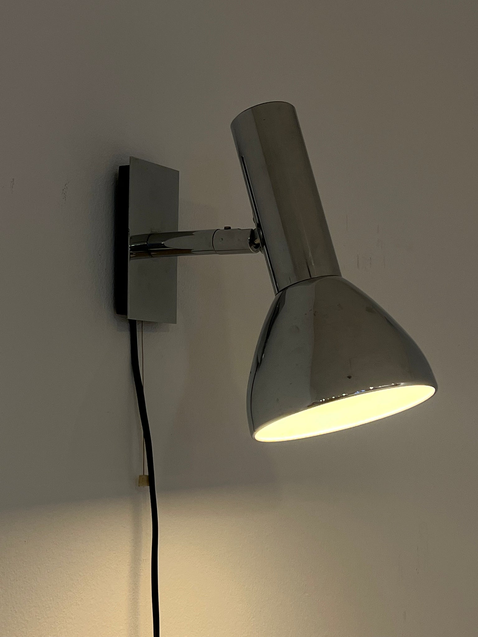 Mid-Century adjustable wall lamp