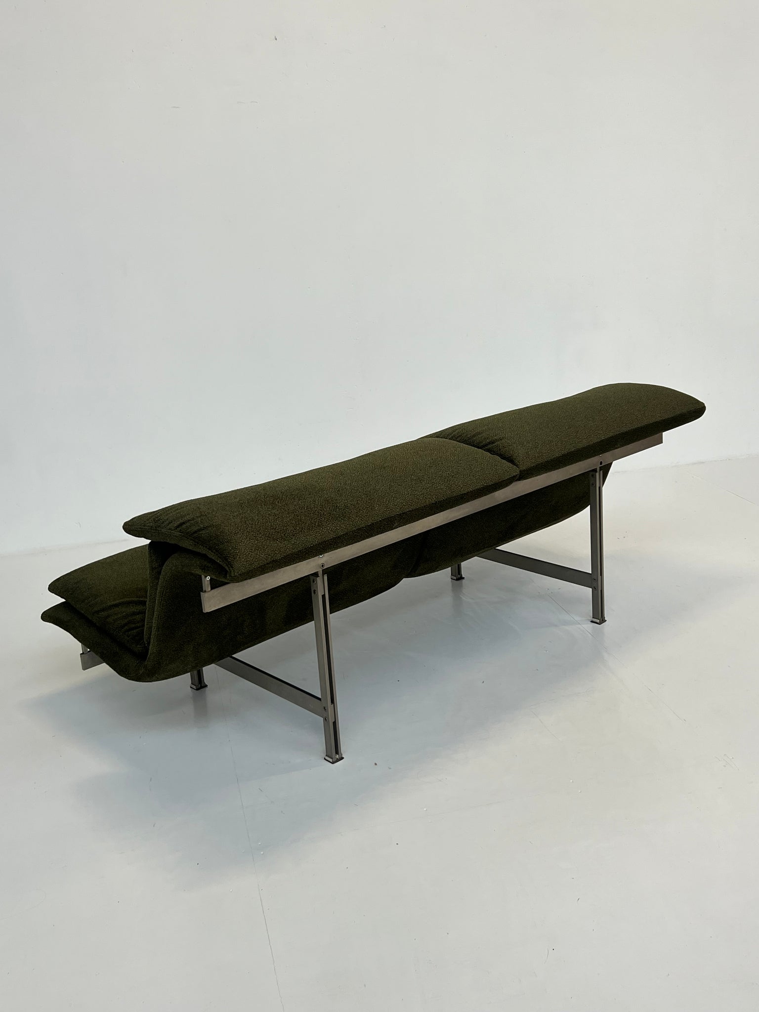Vintage wave sofa – Giovanni Offredi for Saporiti Italia (1970)