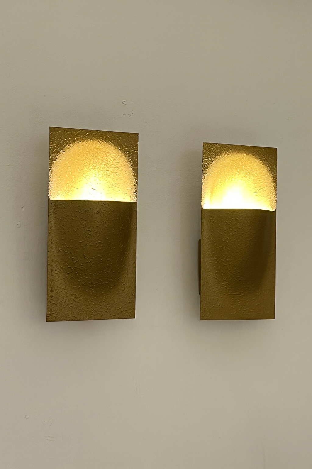 Raak Amsterdam “Balance” wall lamp – Model C-1550 by Bertrand Balas