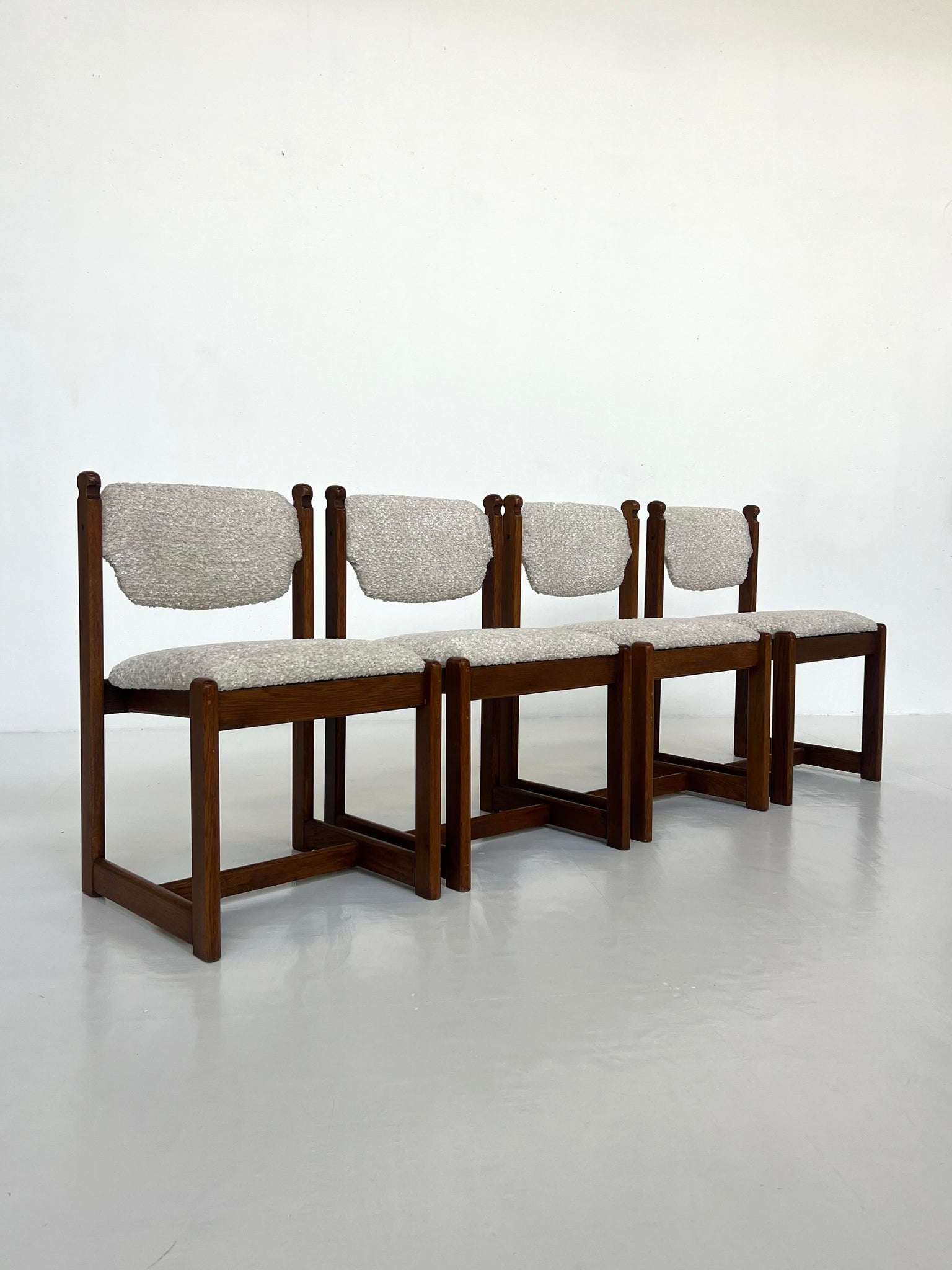 Set of 4 vintage oak dining chairs