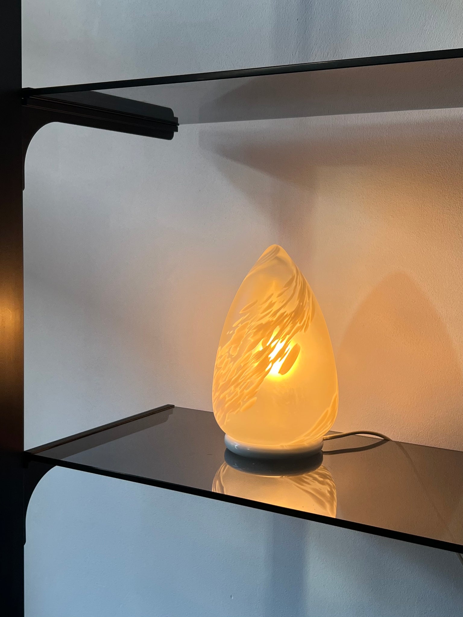 Murano egg-shaped table lamp