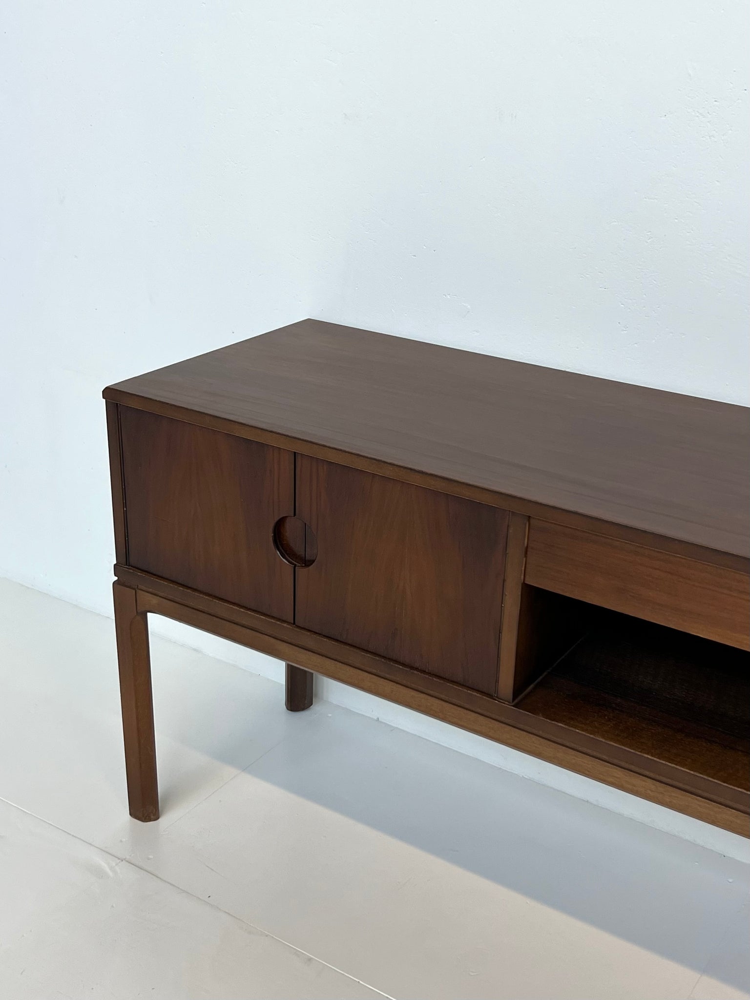 Klein vintage dressoir van Kai Kristiansen