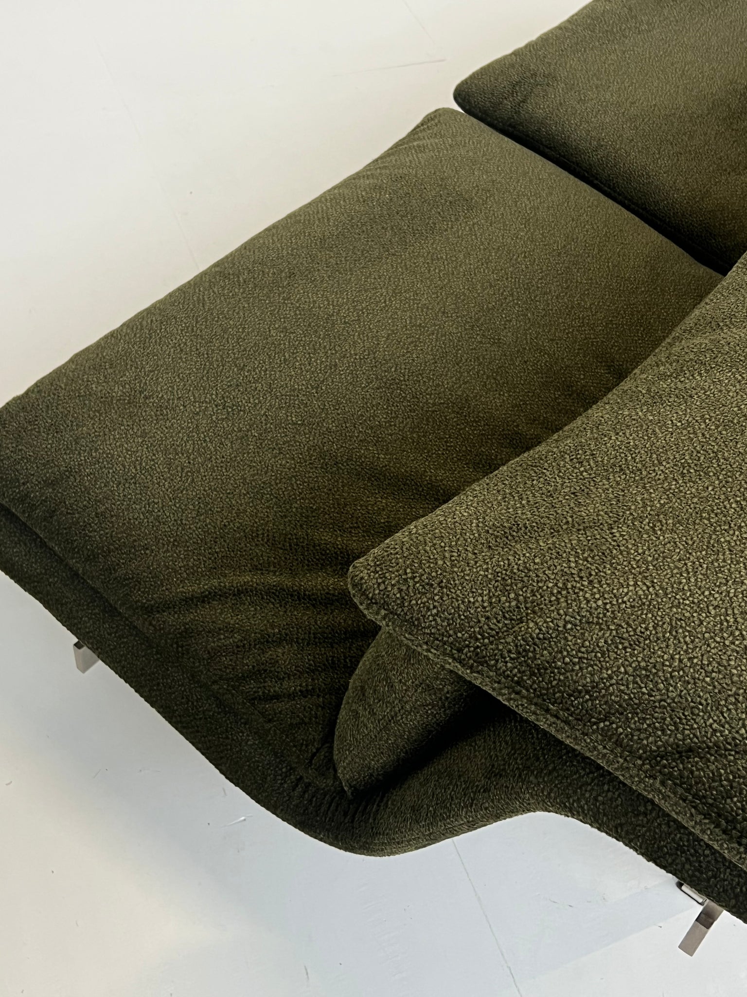 Vintage wave sofa – Giovanni Offredi for Saporiti Italia (1970)