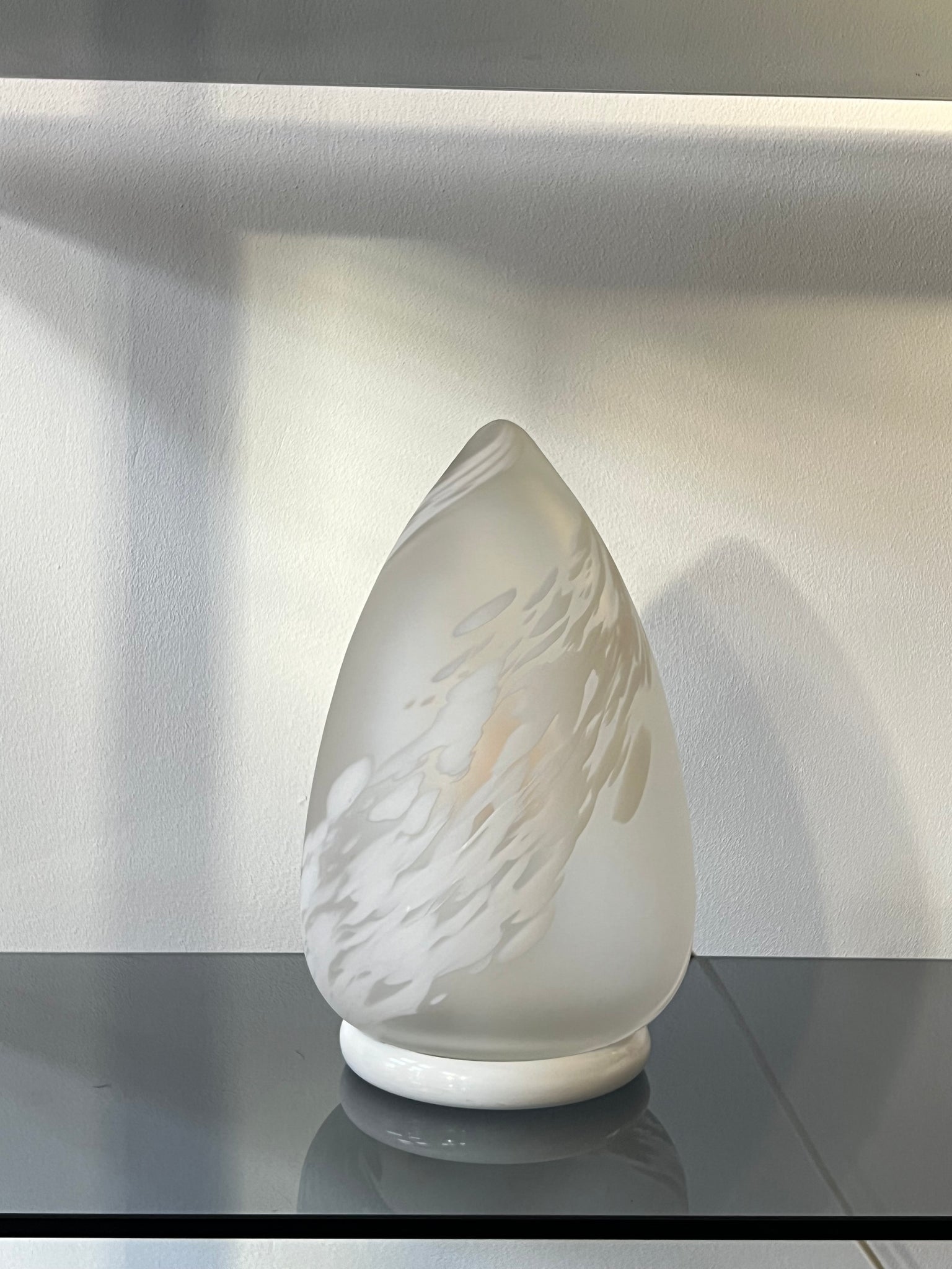 Murano egg-shaped table lamp