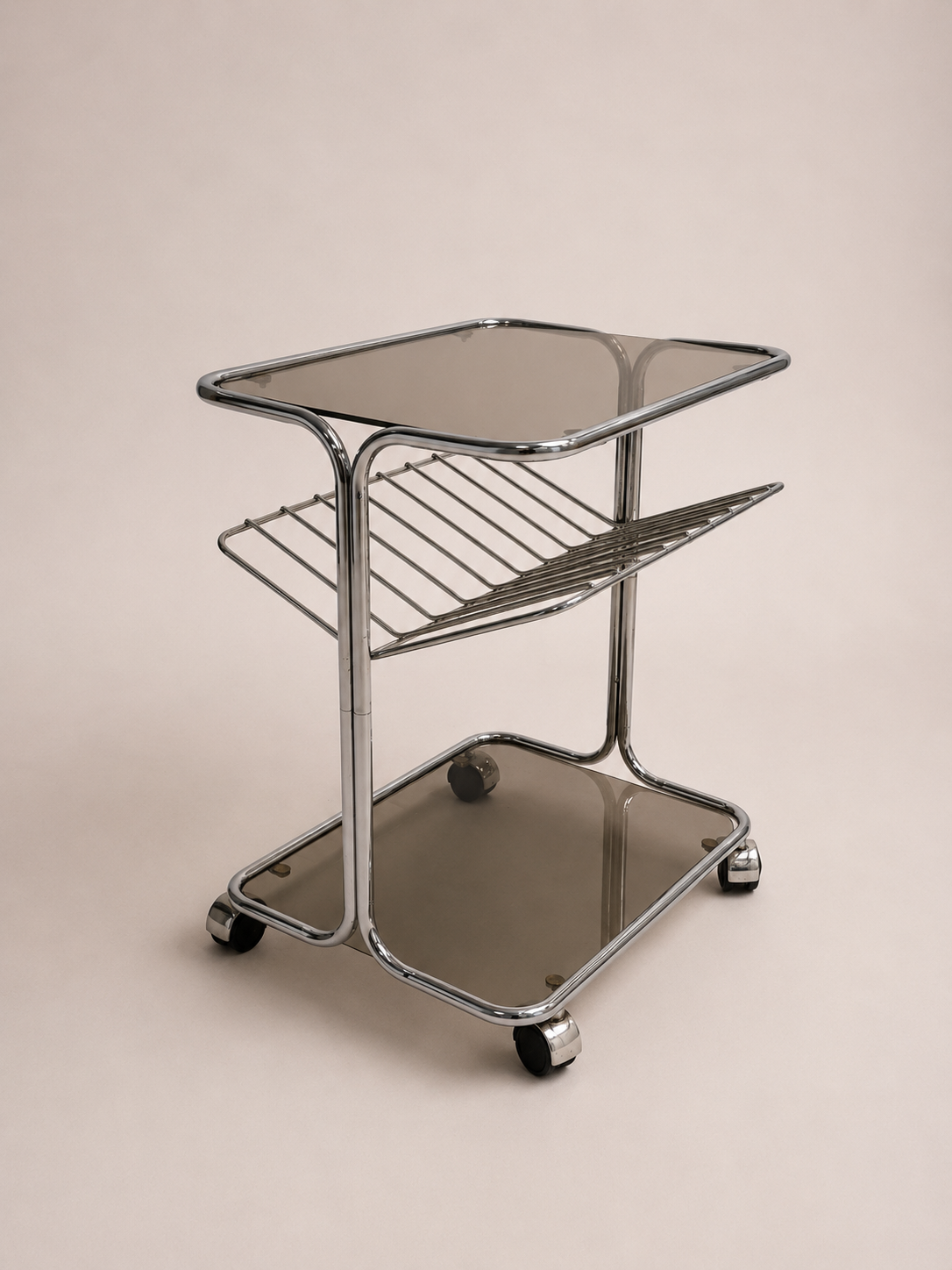 Vintage side table with integrated magazine rack – ÅTMØS vintage