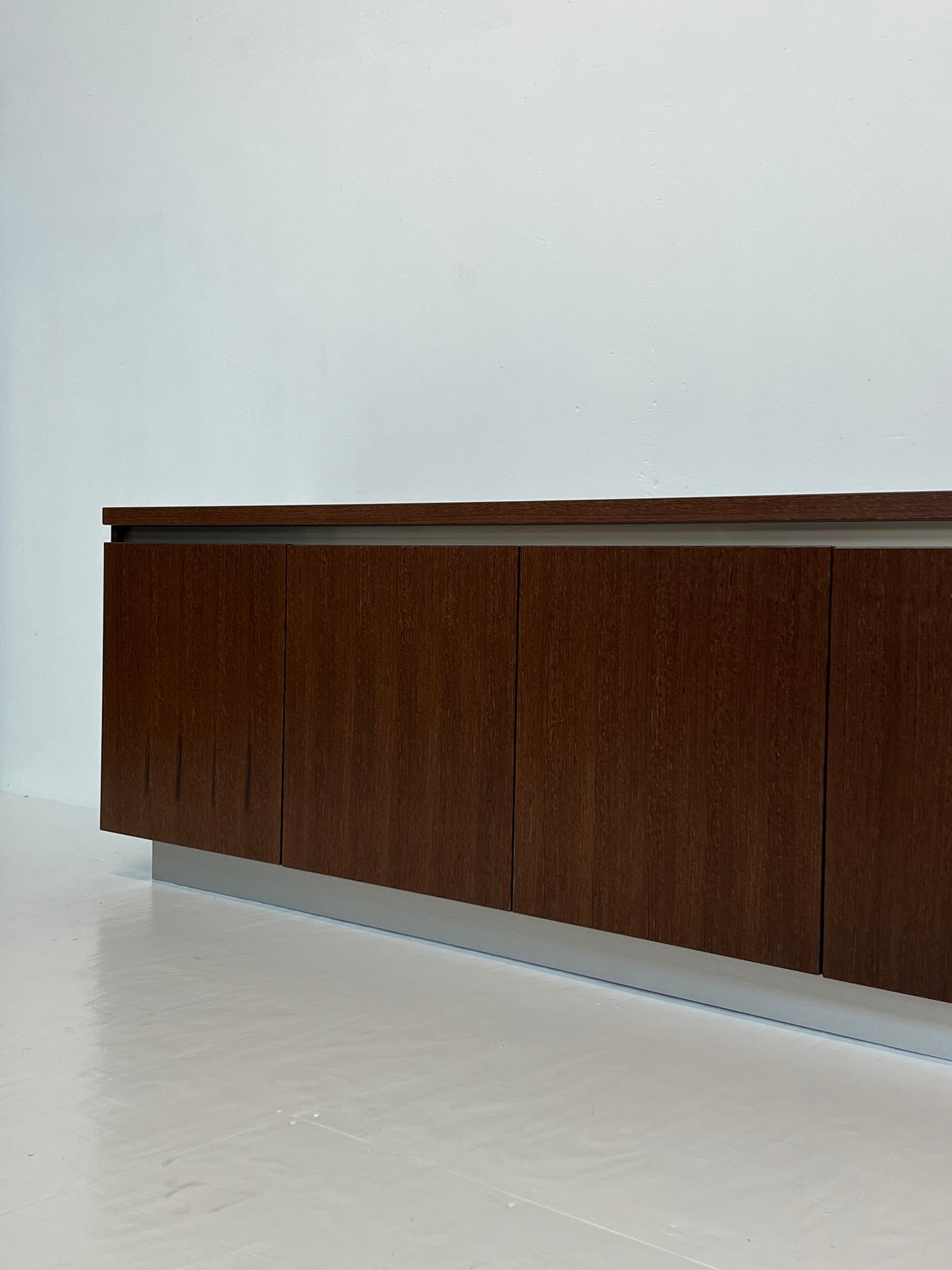 Vintage sideboard – wengé & chrome details