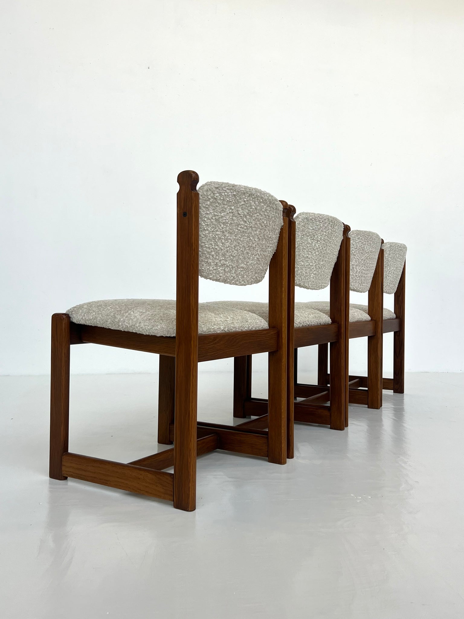 Set of 4 vintage oak dining chairs
