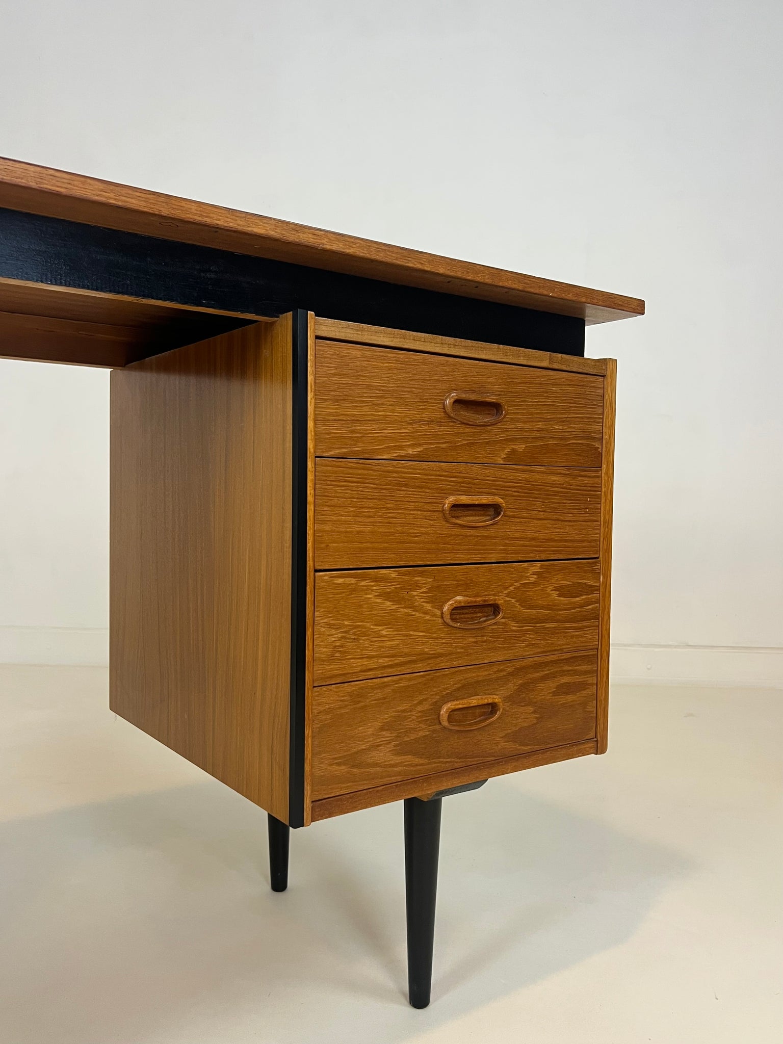 X Vintage desk 1960's
