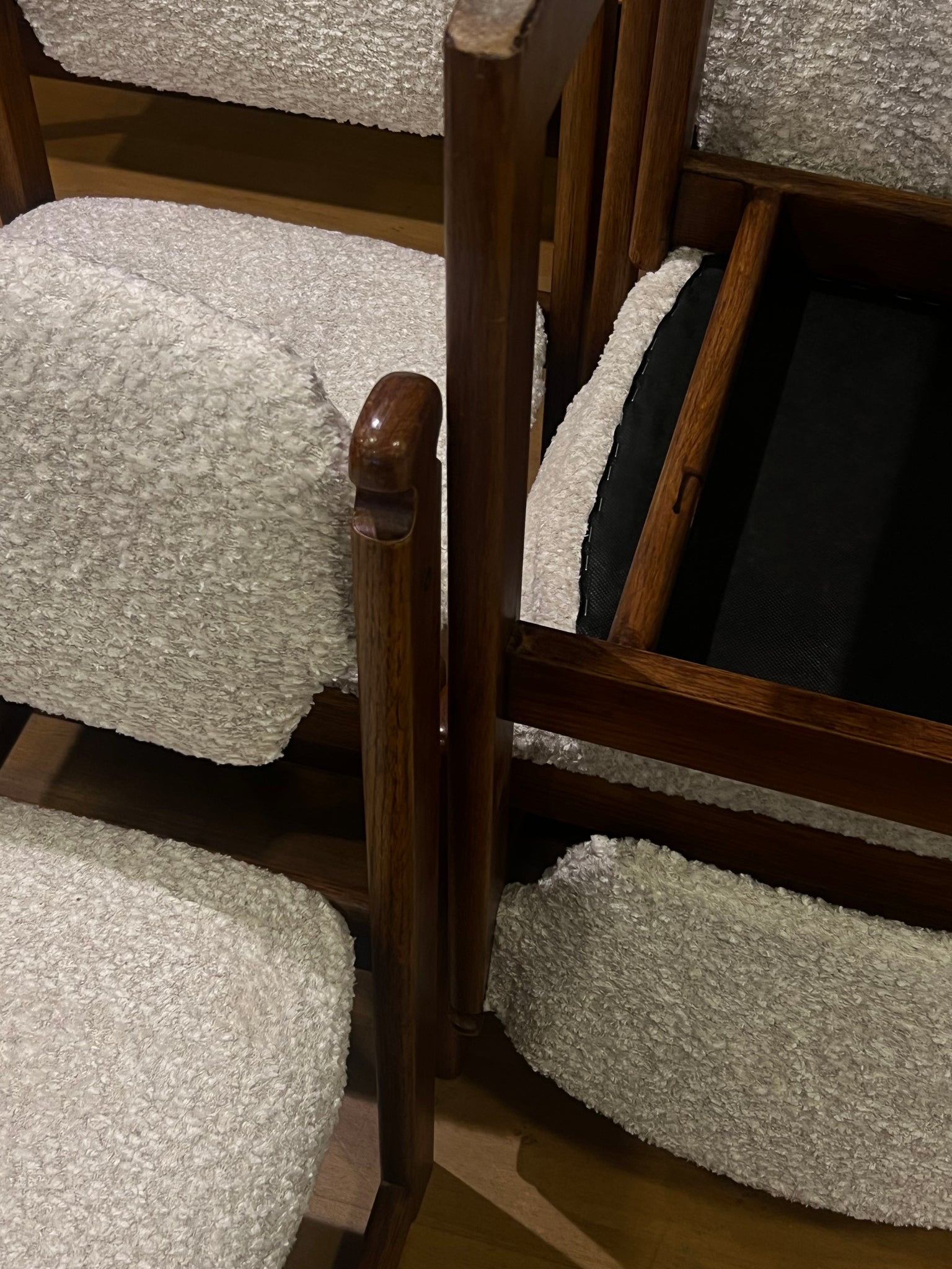 Set of 4 vintage oak dining chairs