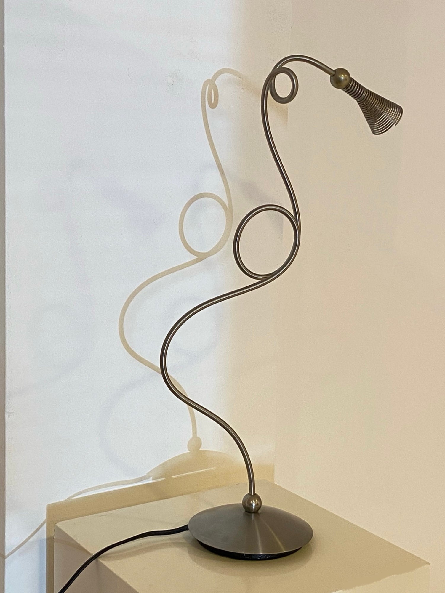 X Vintage Harco Loor table lamp