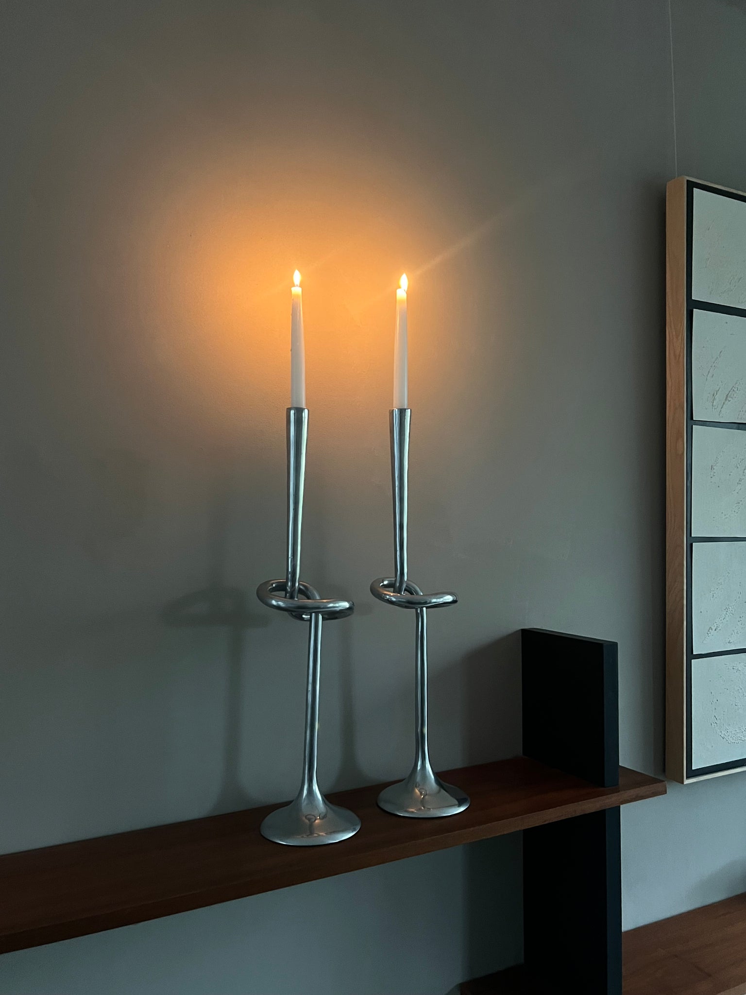 Set of 2 XL candle holders with knot detail