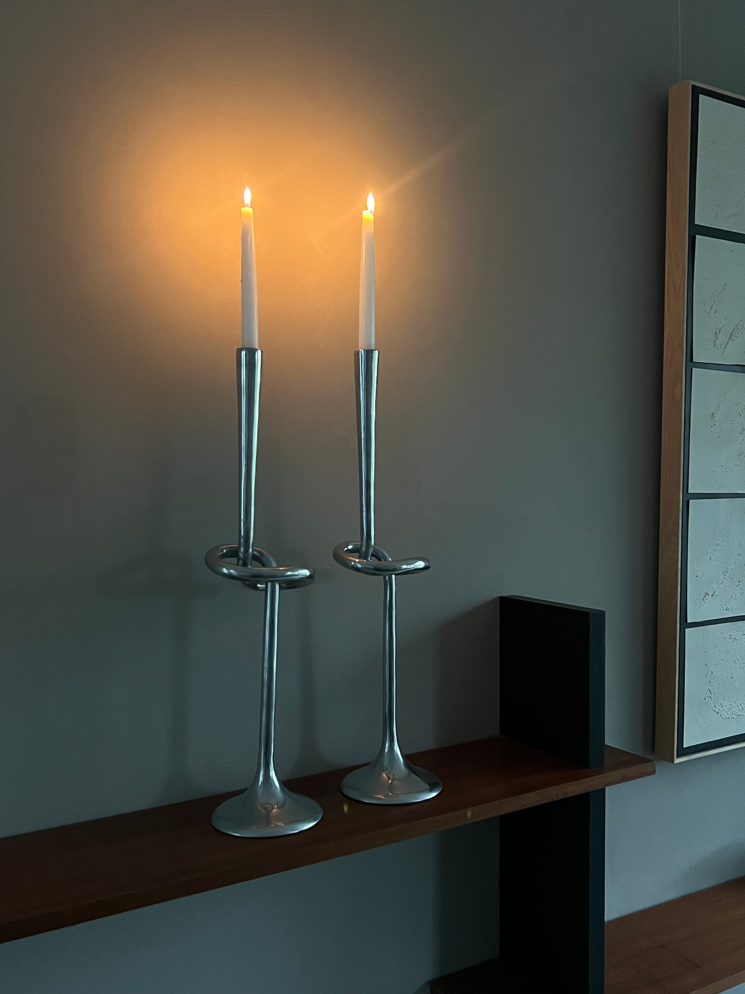 Set of 2 XL candle holders with knot detail