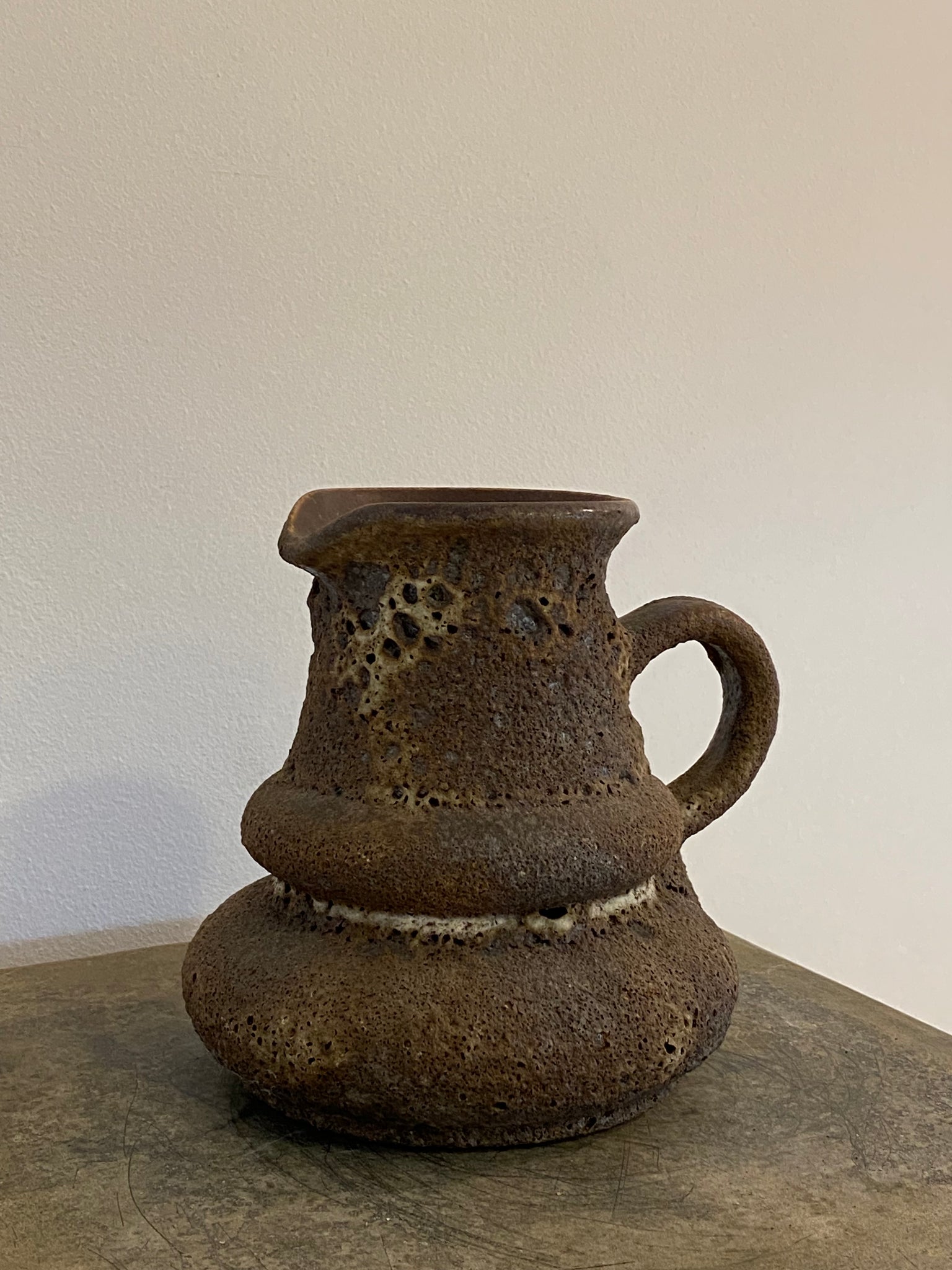 Small fat lava vase by Jopeko