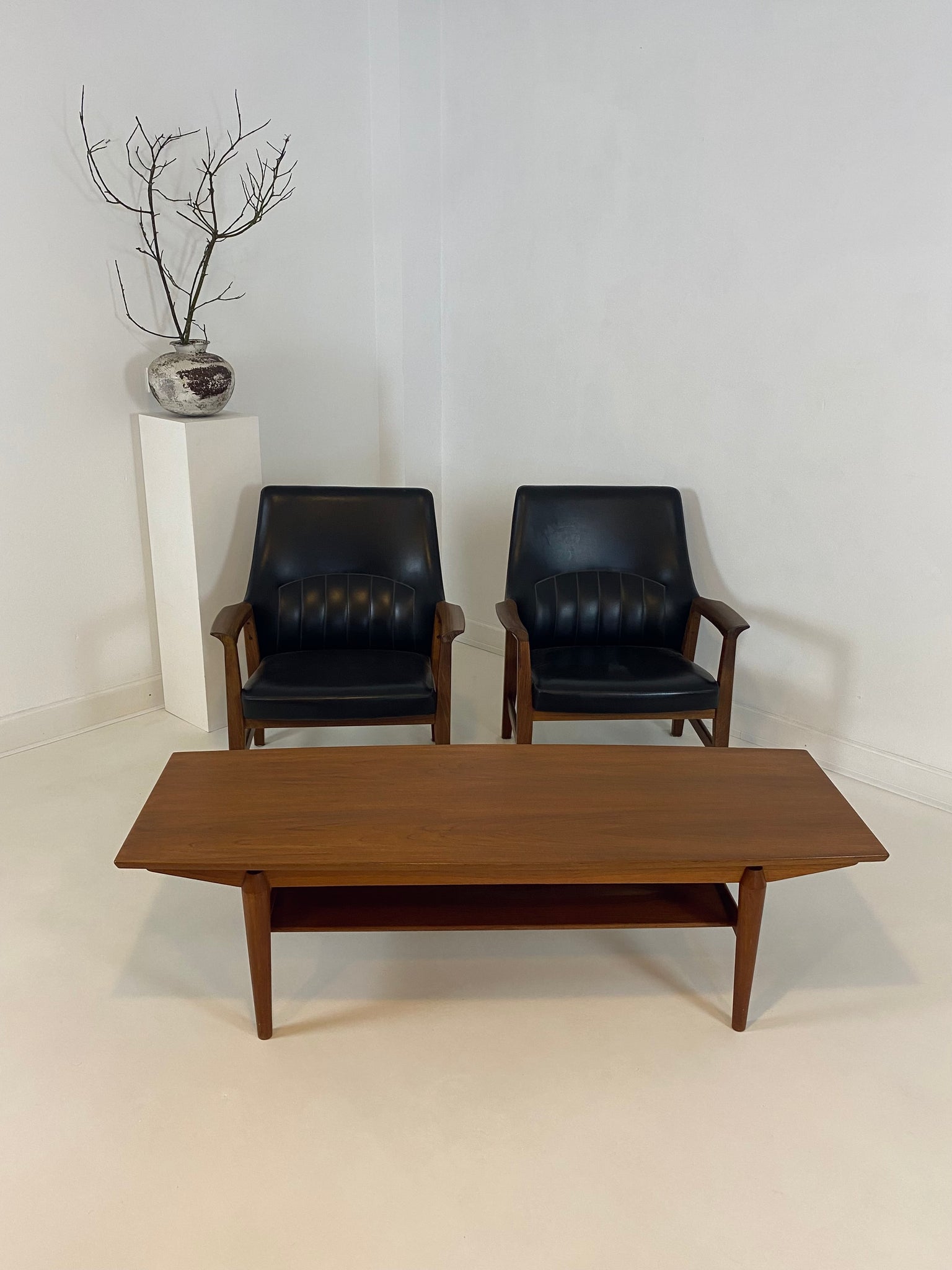 Vintage solid wood coffee table – Mahjongg Vlaardingen