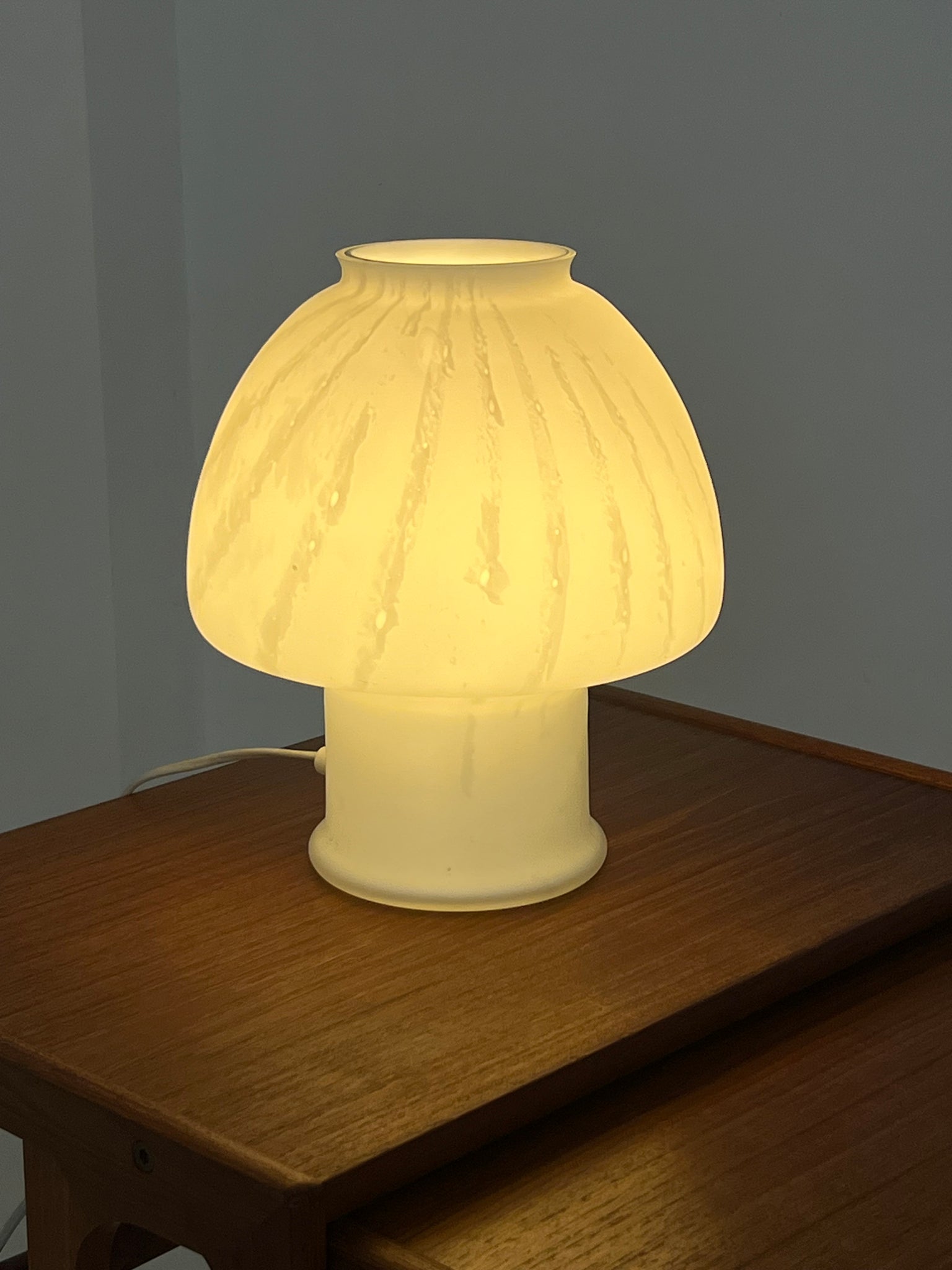 Vintage Murano-style mushroom table lamp