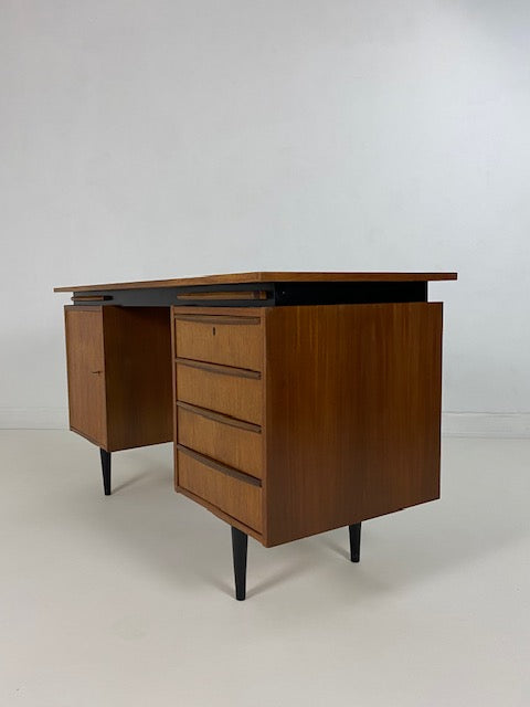 Vintage Pastoe desk