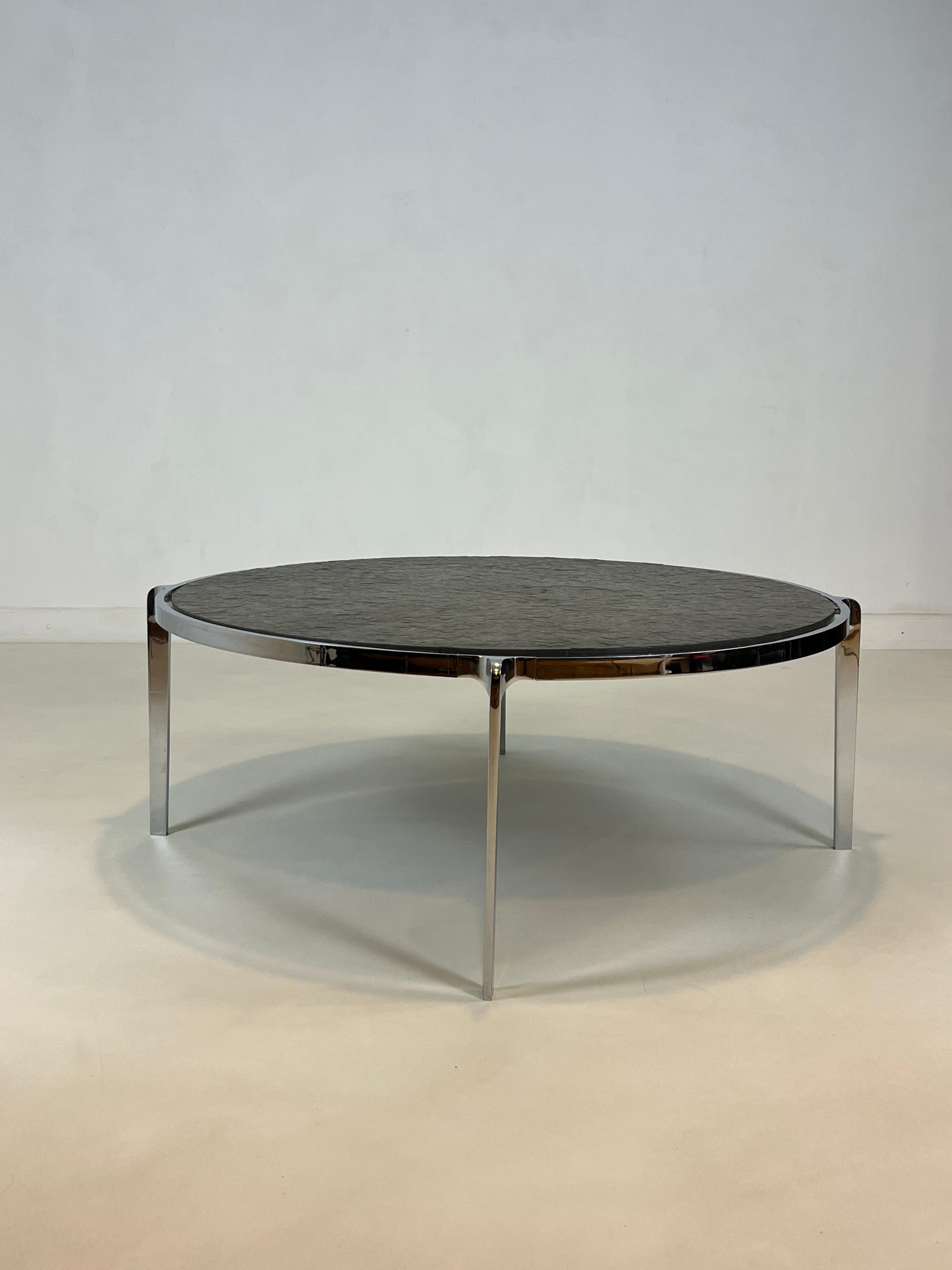 Vintage round coffee table – stone top