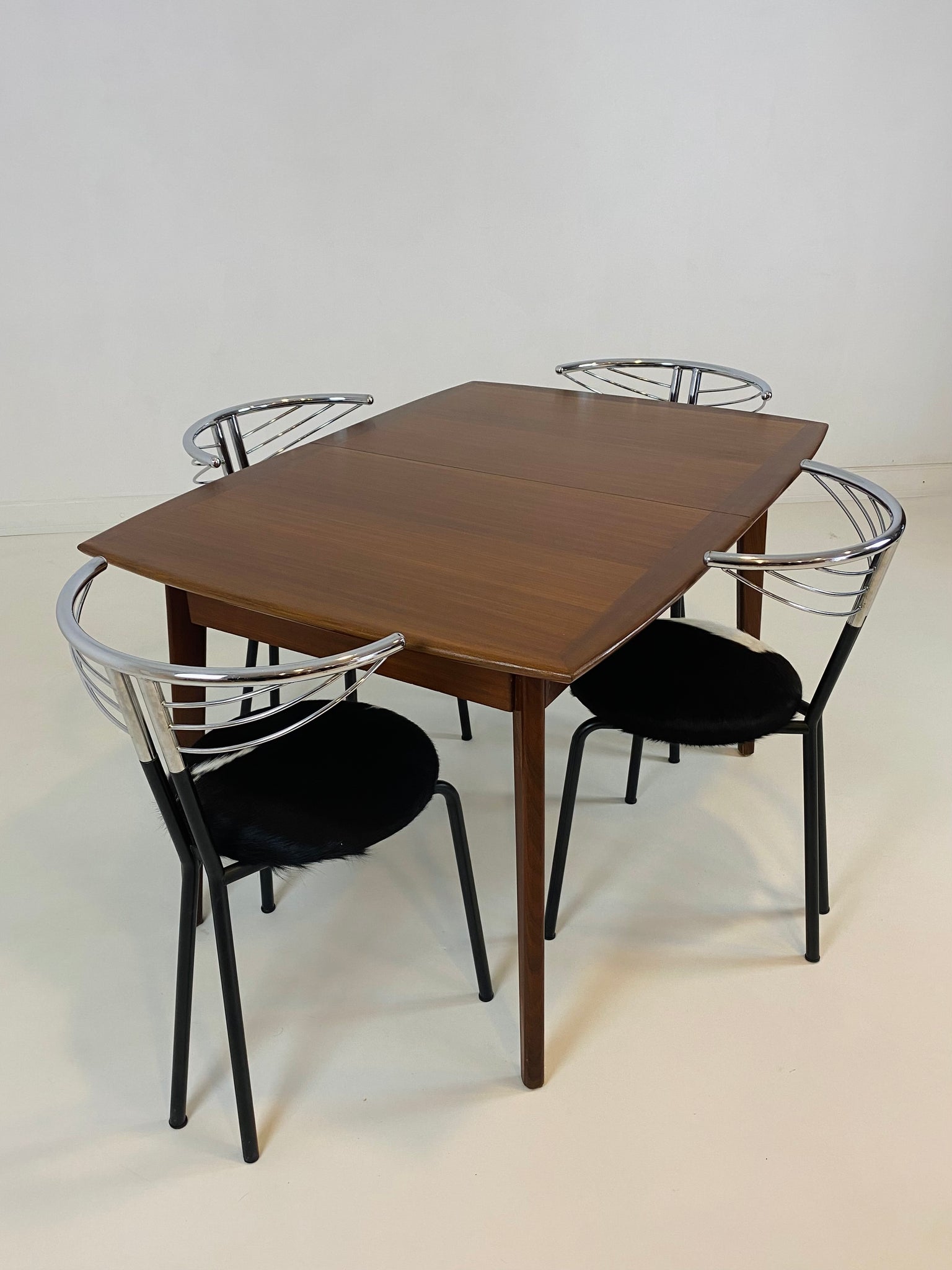 Vintage extendable dining table by Louis Van Teeffelen for Wébé