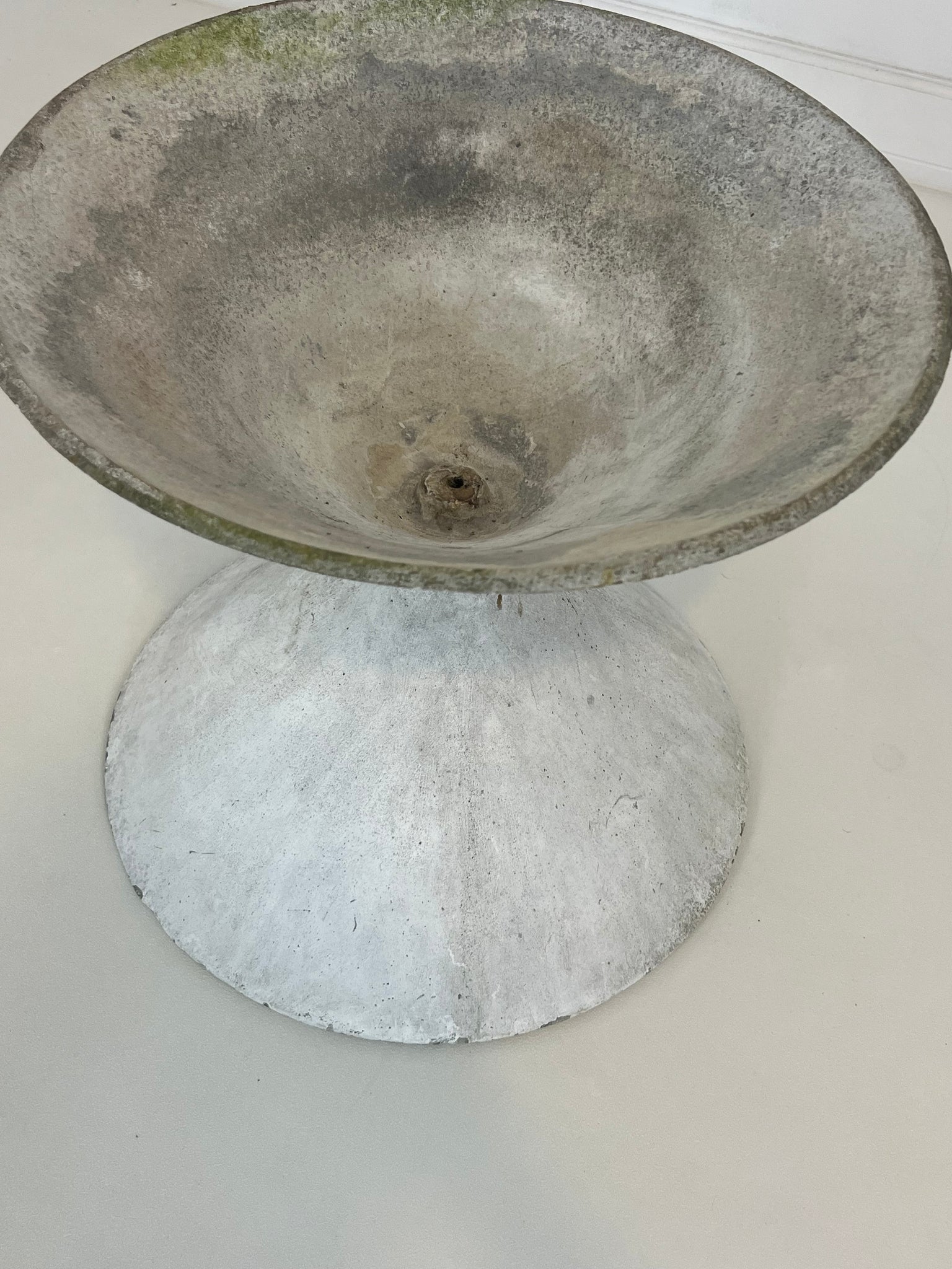 X Willy Guhl “diabolo” planter